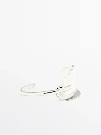 Breites, strukturiertes Armband