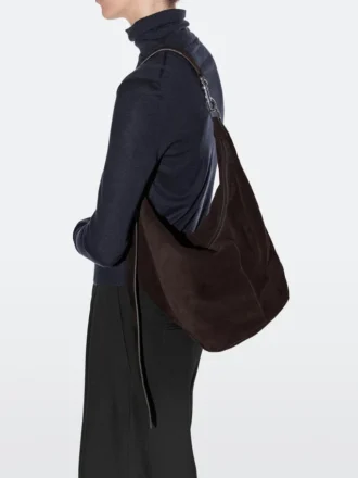 bucket bag aus spaltveloursleder 1 2 330x440 - Bucket Bag aus Spaltveloursleder