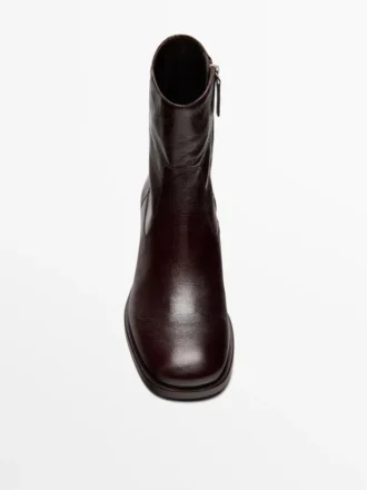 Flache Stiefeletten aus geknittertem Leder