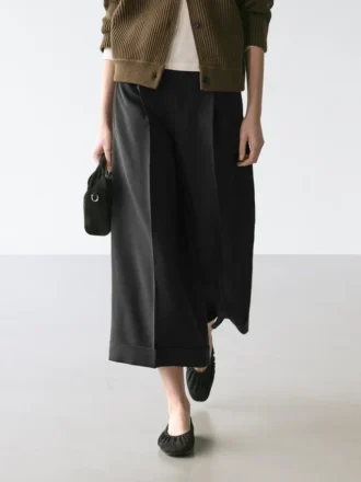 fliessende hose mit abnhern 2 330x440 - Flie&szlig;ende Hose mit Abn&auml;hern