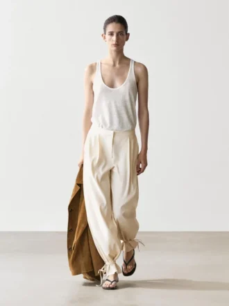 Fließende Hose mit Barrel-Passform