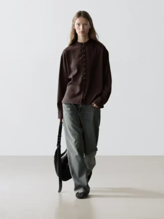 Fließendes Hemd mit Knopfdetails