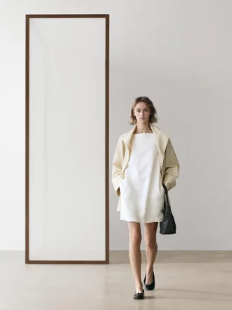 Fließendes Minikleid