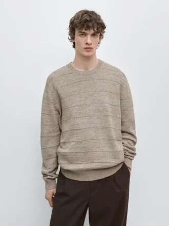 Gestreifter Strickpullover mit Rundhalsausschnitt