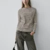 Gestreiftes Langarm-T-Shirt mit Kontrastdetail