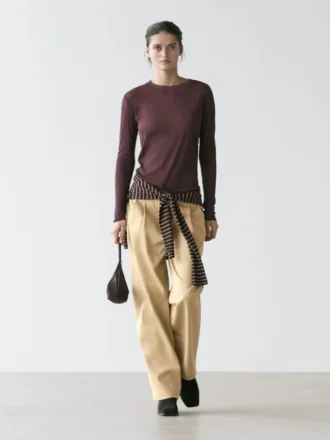 Halbtransparentes T-Shirt aus 100 % Baumwolle mit Kragen