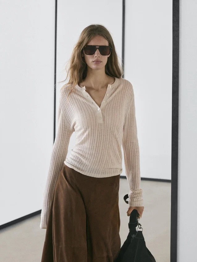 Henley-Pullover aus Wollmischung mit Cutwork-Verzierung Henley-Pullover aus Wollmischung mit Cutwork-Verzierung