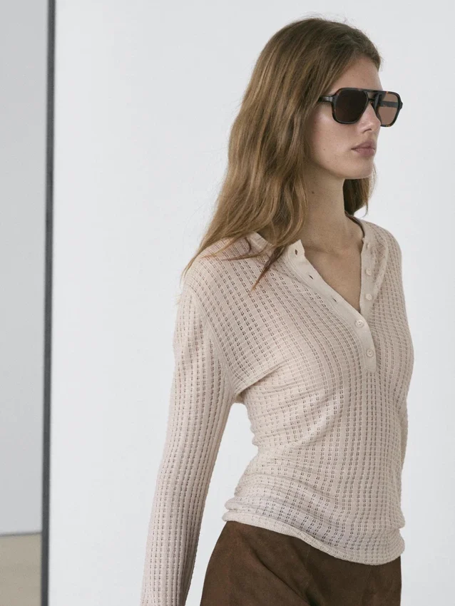 Henley-Pullover aus Wollmischung mit Cutwork-Verzierung Henley-Pullover aus Wollmischung mit Cutwork-Verzierung