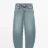 Jeans mit hoher Taille und Barrel-Passform