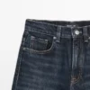 Jeans mit hoher Taille und weitem Bein