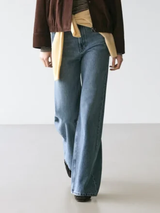 Jeans mit mittlerer Leibhöhe und Schlag