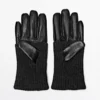 Kontrastreiche Handschuhe aus Nappaleder und Strick