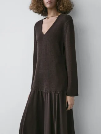 Kontrastreiches Kleid aus Baumwollmischgewebe