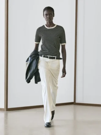 Kurzarm-T-Shirt mit Kontraststreifen