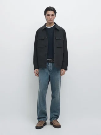 Kurze Jacke mit Taschendetails