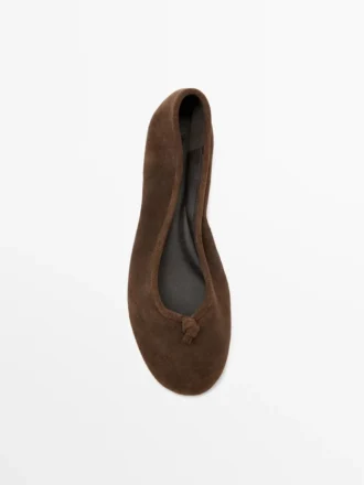 Lederballerinas mit Knoten