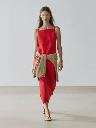 Midi-Kleid aus Leinen mit geradem Ausschnitt