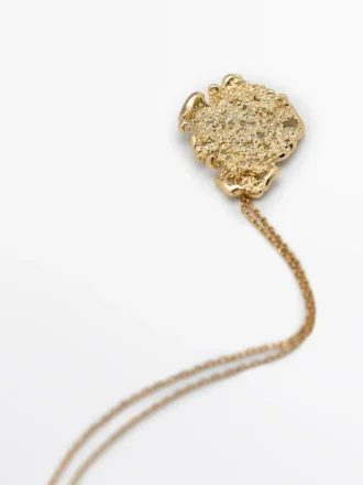 Mini-Halskette mit Anhänger aus Spitze