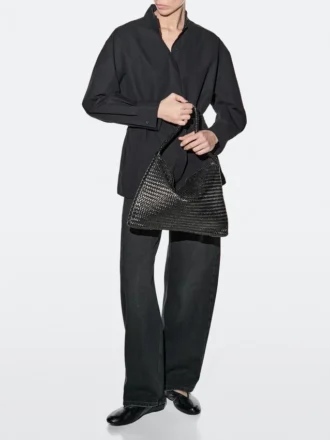 Mittelgroße Schultertasche aus geflochtenem Leder