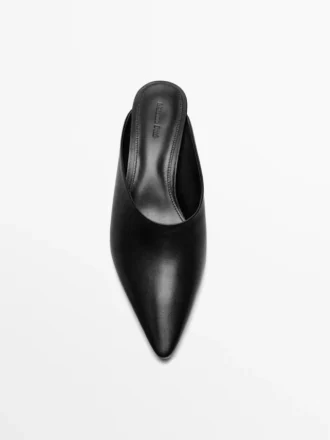 Mules mit Keilabsatz