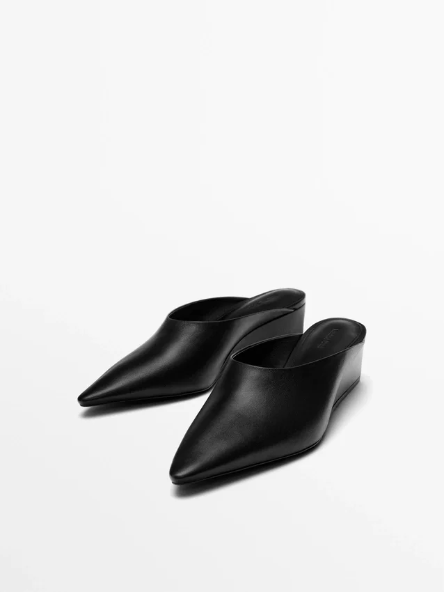 Mules mit Keilabsatz Mules mit Keilabsatz