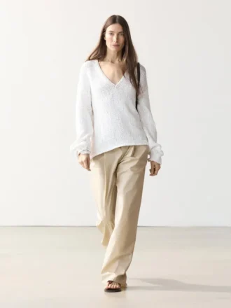 Pullover mit V-Ausschnitt und Cutwork-Verzierung