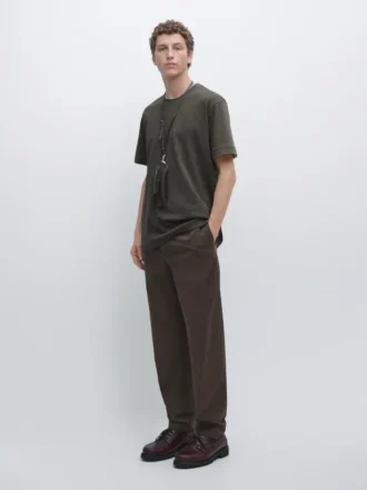 T-Shirt aus 100 % Baumwolle mit kontrastierendem Ausschnitt