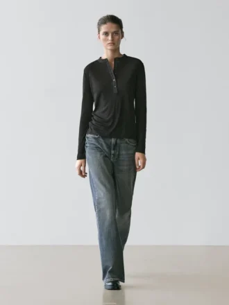 T-Shirt aus Wollmischung mit Henley-Ausschnitt