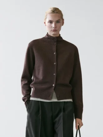 Woll-Cardigan mit hohem Kragen